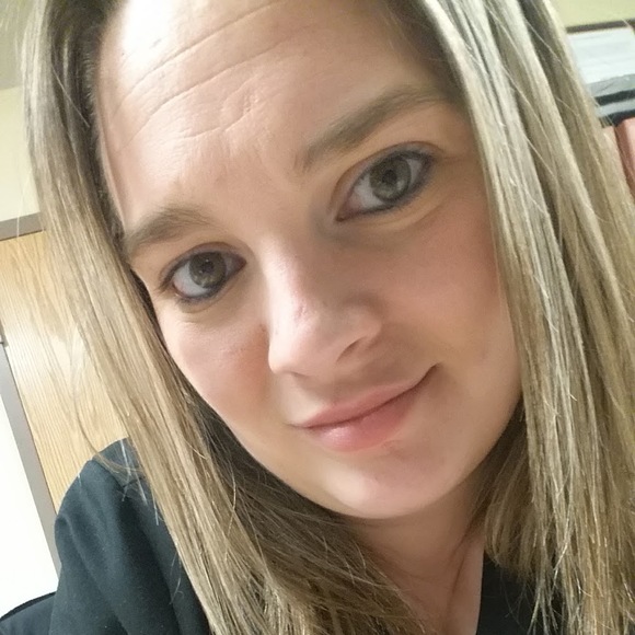 Meet your Posher, Amber - Picture 1 of 1